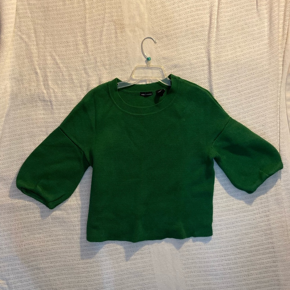 Moda International Green Sweater with Three-Quarter Sleeves